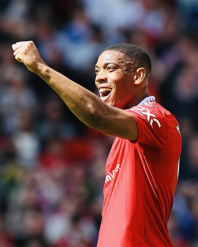 关于荷兰逆转利物浦，马夏尔高光表现的信息