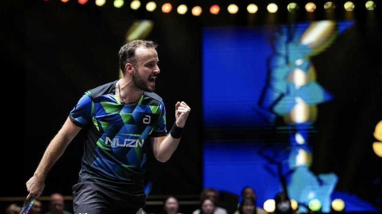 包含奥地利乒乓球队血洗瑞典乒乓球队，奥恰洛夫爆发神勇的词条