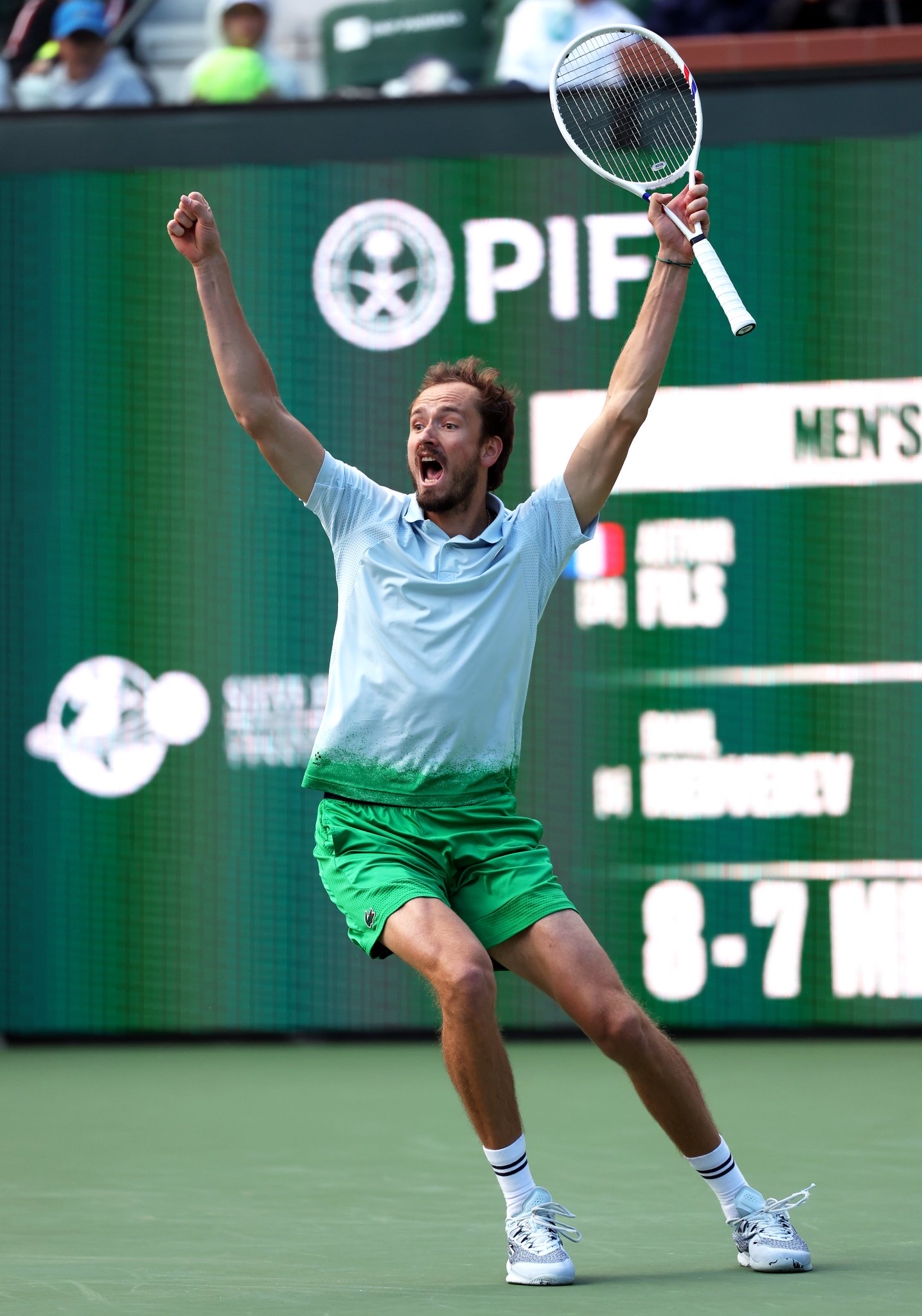 包含英国网球队力克法国网球队，梅德韦杰夫爆发神勇的词条