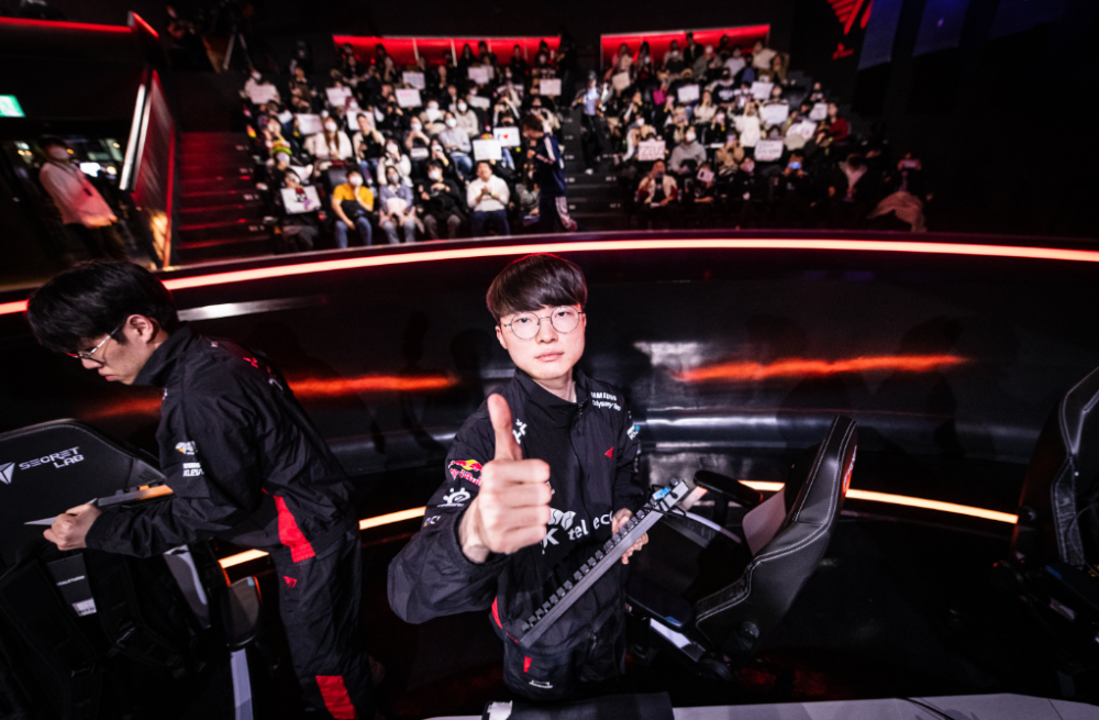 包含FLY横扫C9,Faker高光表现的词条 包含FLY横扫C9,Faker高光表现的词条