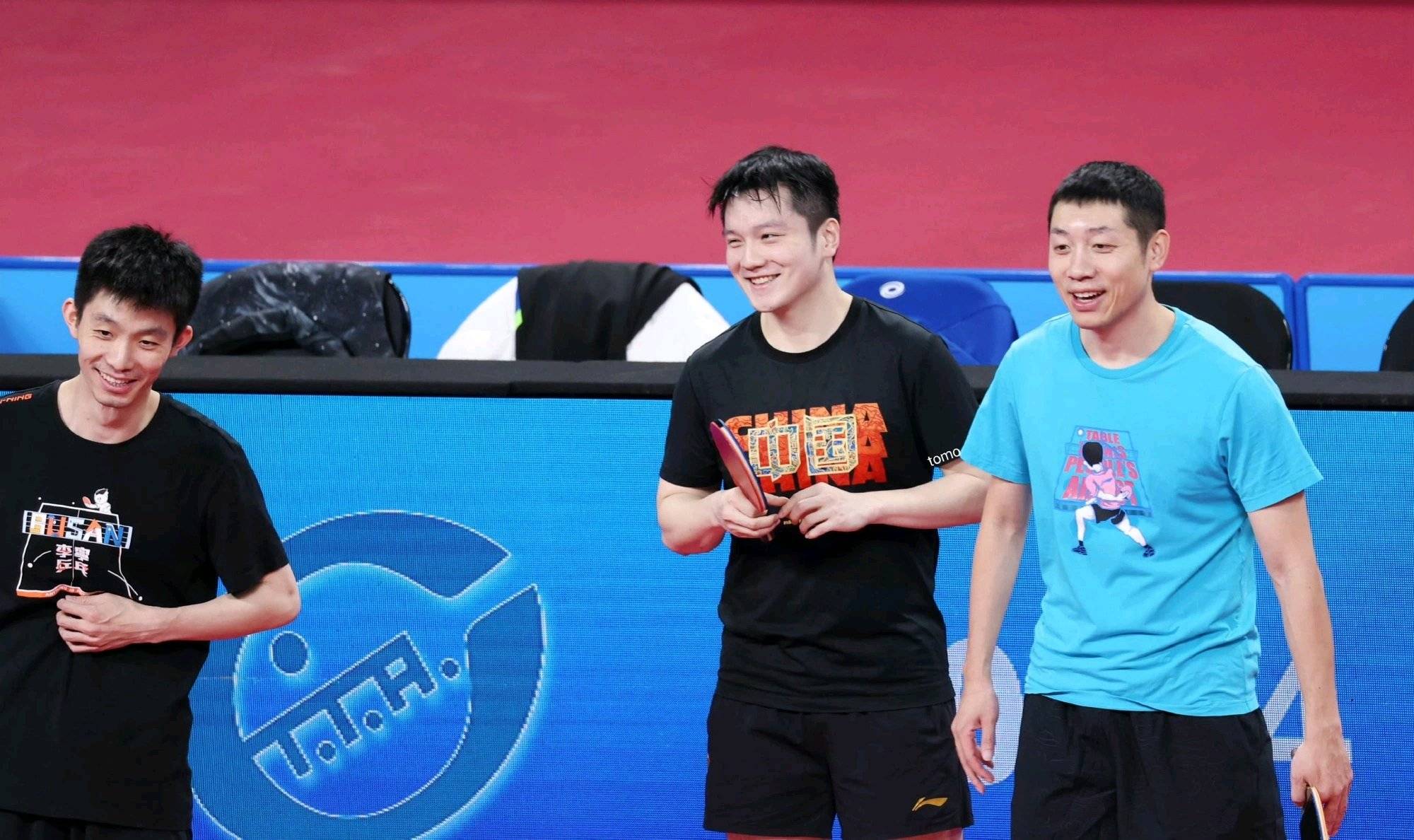 法国乒乓球队力克比利时乒乓球队，许昕三分雨点燃全场