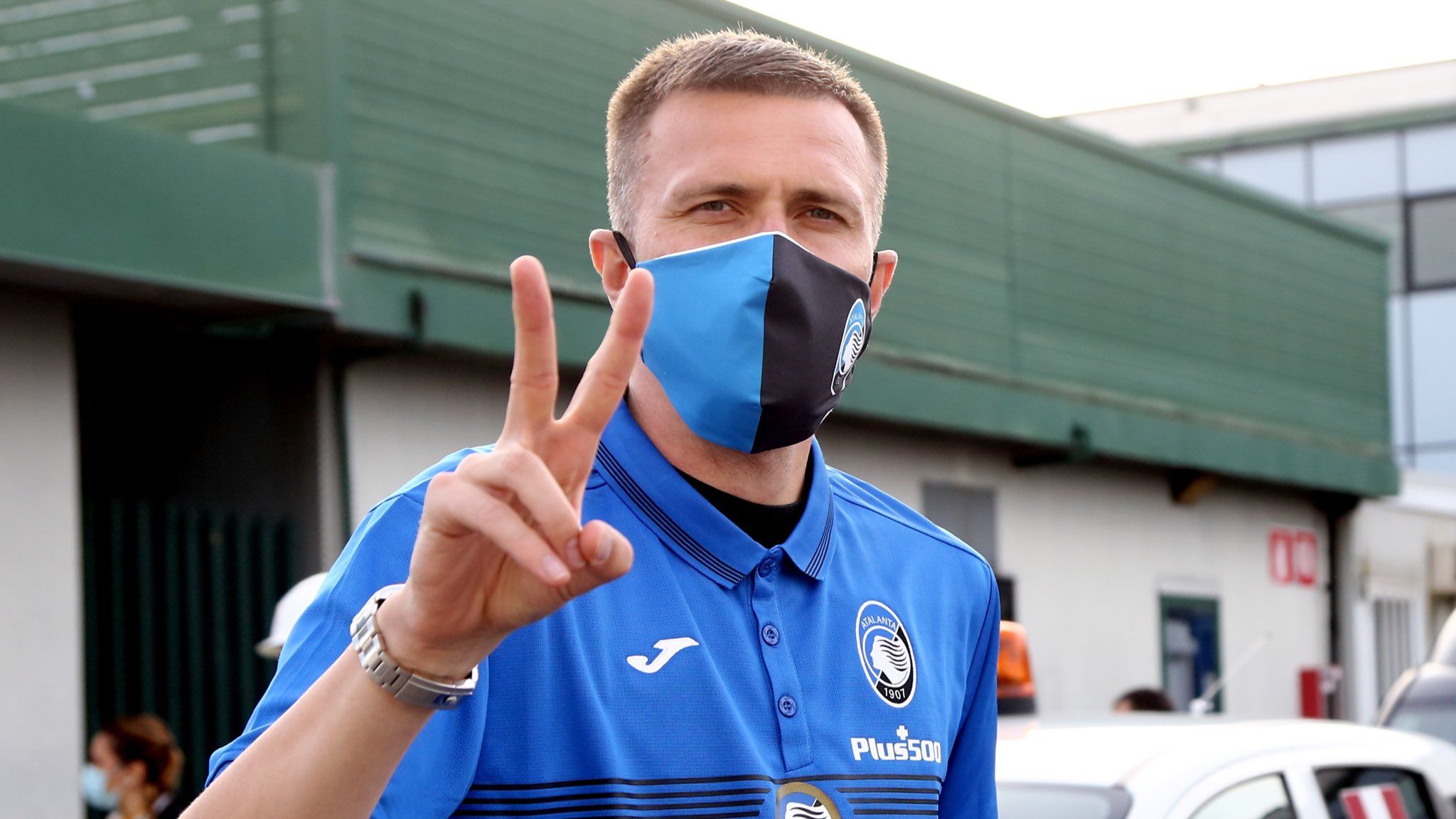 包含斯洛文尼亚国家队辗转反侧，欧洲杯潜在冠军路的词条