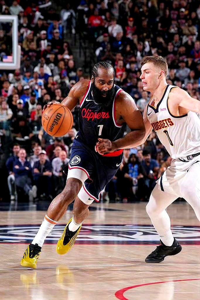 包含凯尔特人客场大胜，泰伦-卢兹得分创硬气记录的词条