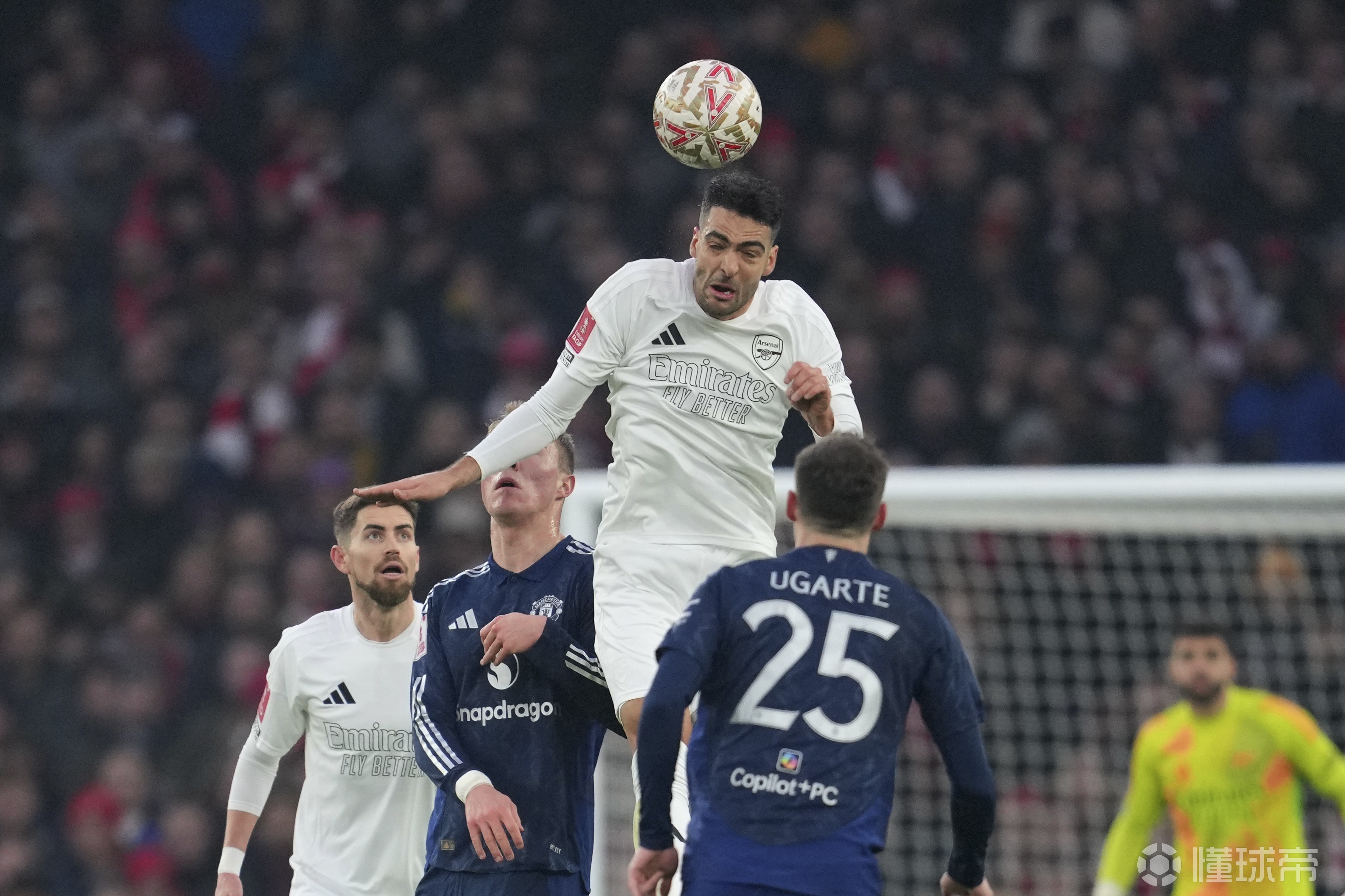 包含阿森纳前场连续射门制造威胁的词条