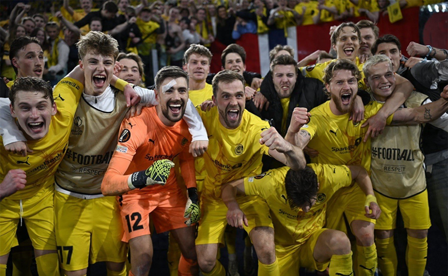 欧洲联赛的紧张角逐吸引众多球迷 欧洲联赛的紧张角逐吸引众多球迷