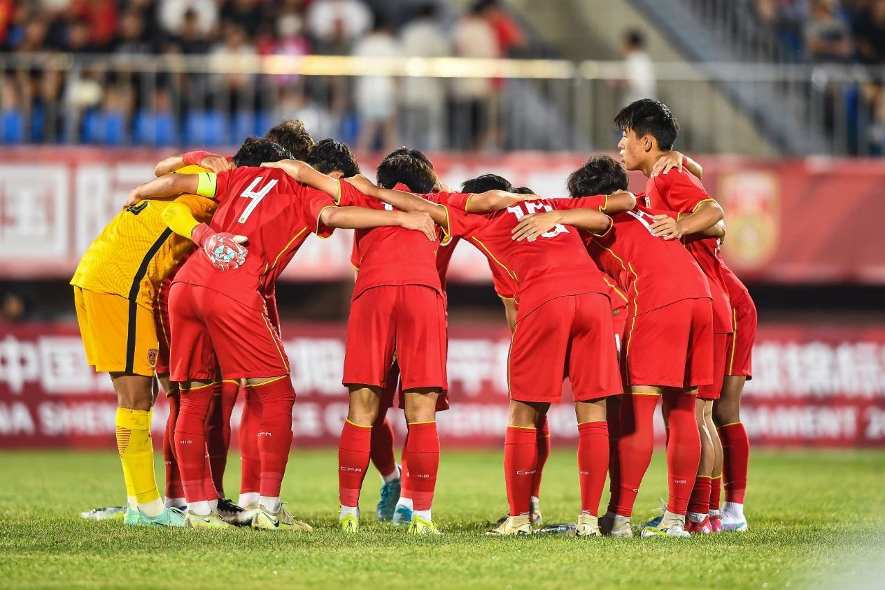 举国期待球队表现，球员备战备受瞩目的简单介绍