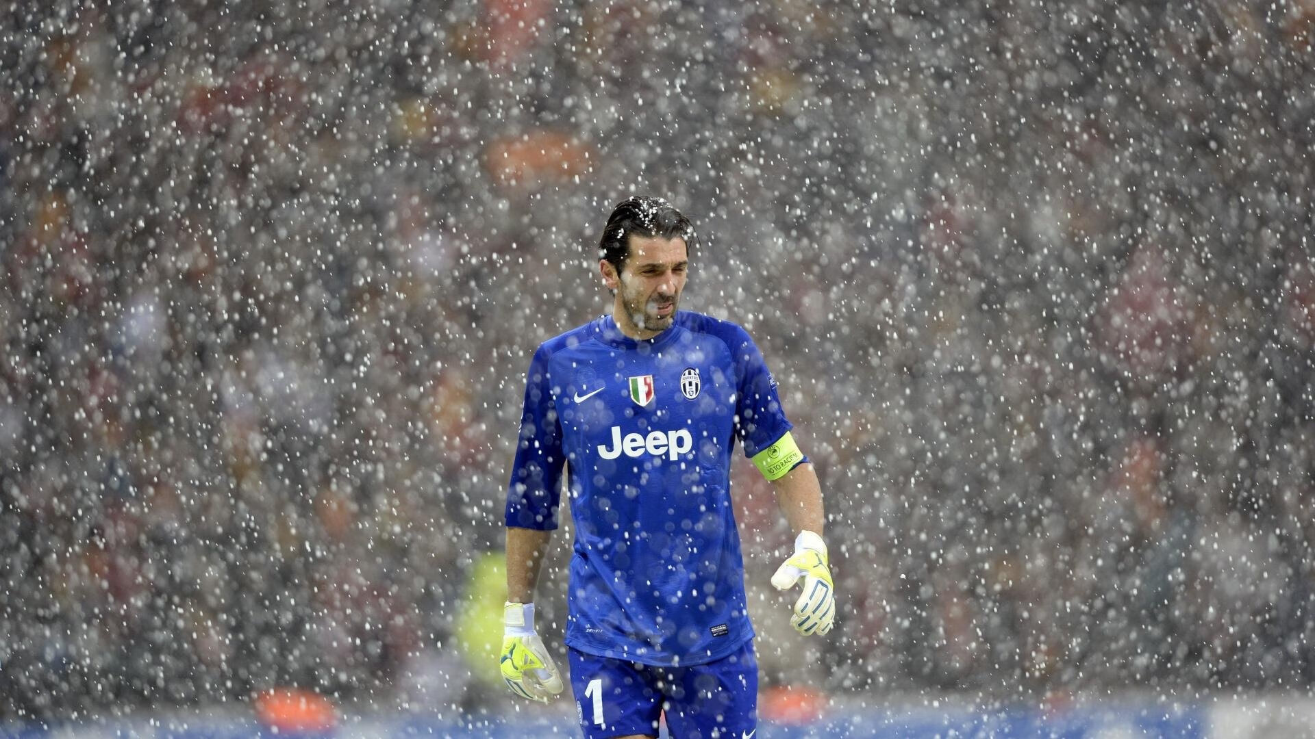 塞维利亚对阵阿森纳，姆巴佩以一己之力诠释何为现代足球巨星