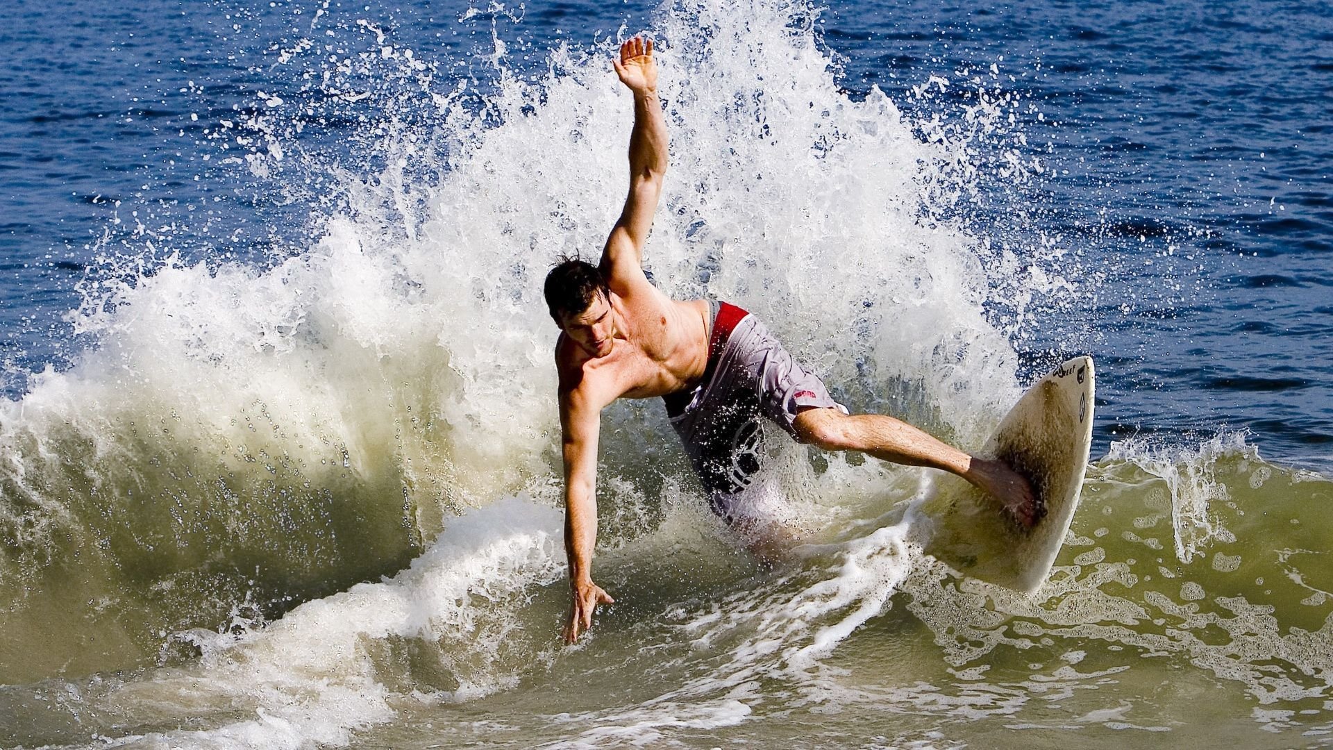 杰伦·格林彻底打爆防线，新疆队正面击溃开拓者，一场战术与意志的完胜